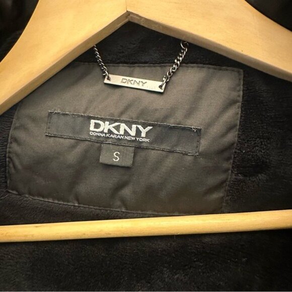 DKNY Black Long Down Puffer Coat Fur Trim Hood Hooded Winter Parka Sz Small - Picture 11 of 16